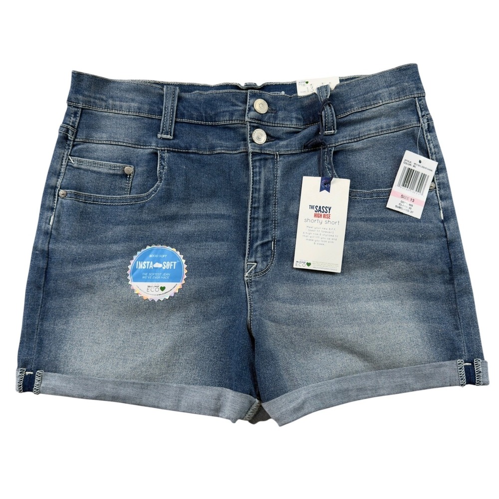 Wallflower Sassy High Rise Shorty Short Blue Denim Cuffed 13/31 Soft Stretch